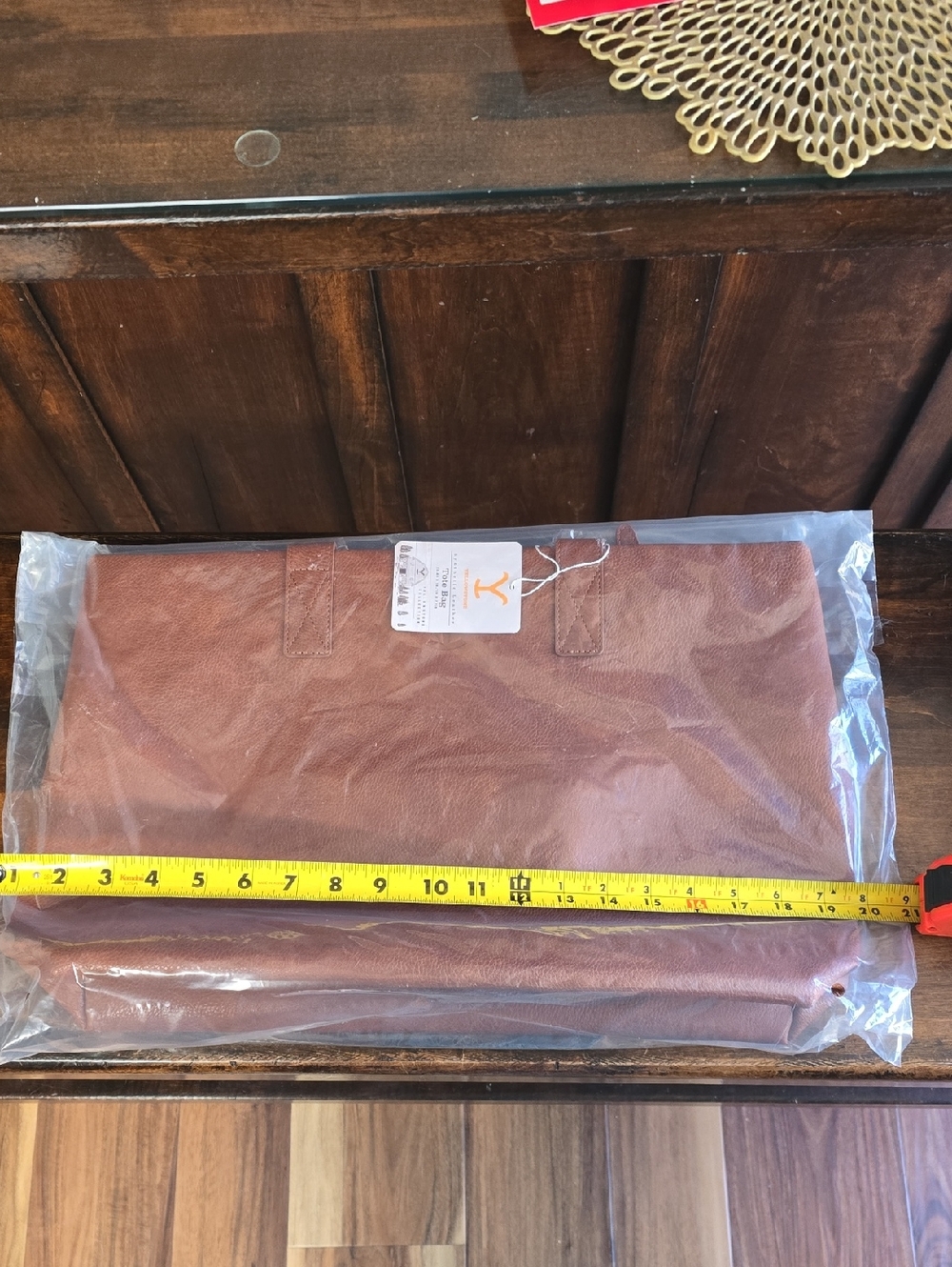 NIP. Yellowstone Frontier Carryall Vegan Leather Tote - Brown - Picture 3 of 7